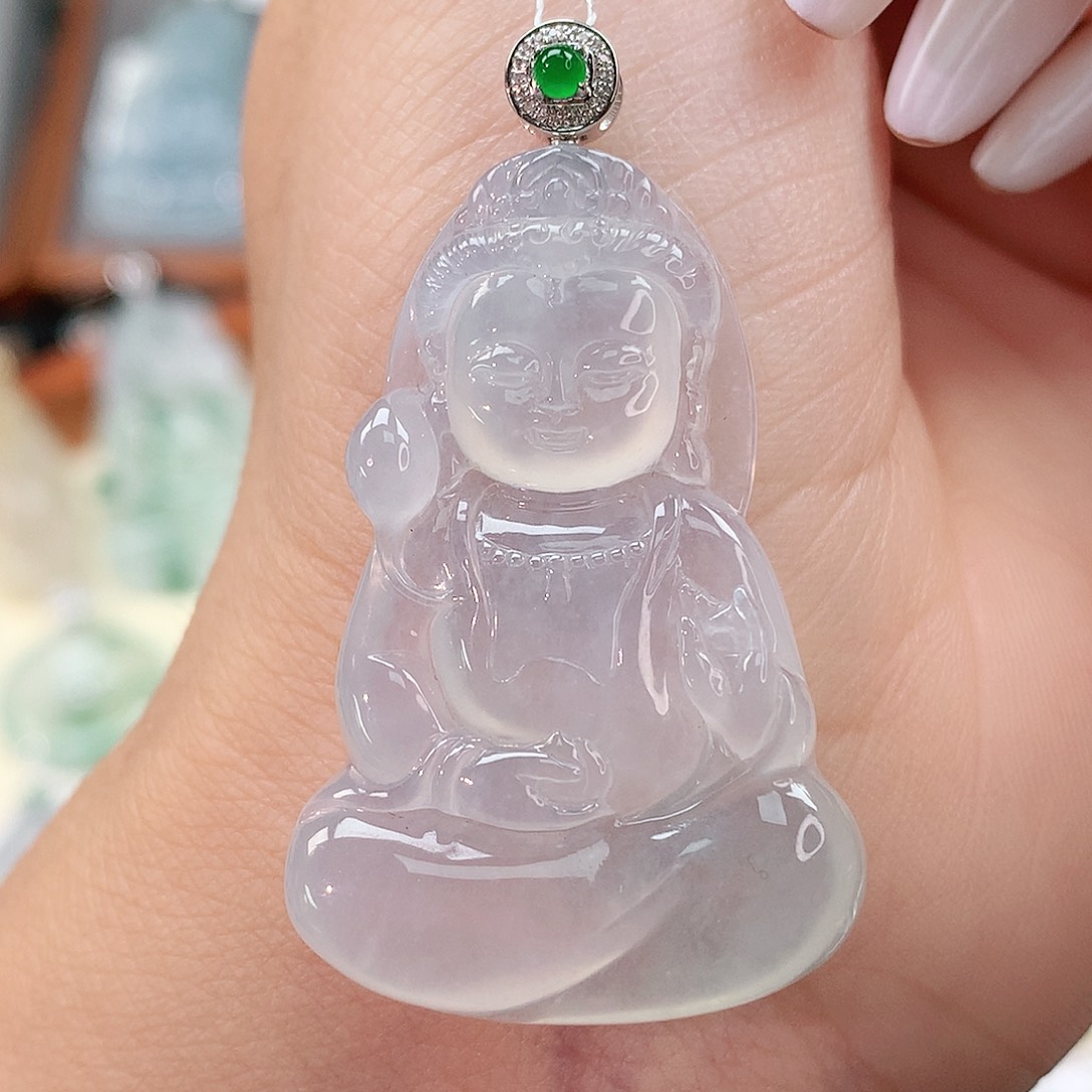 颈饰18K金镶嵌翡翠观音