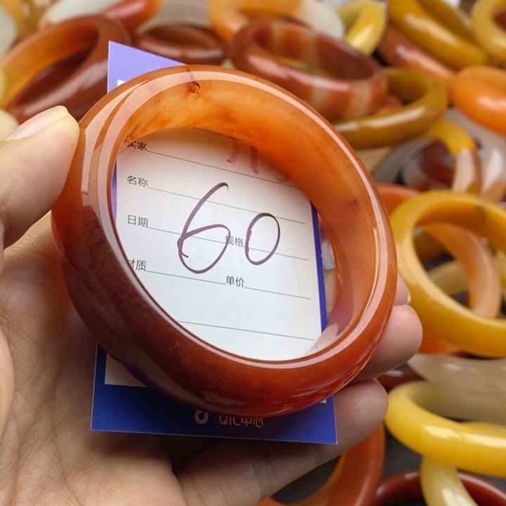 未镶嵌手镯石英质玉