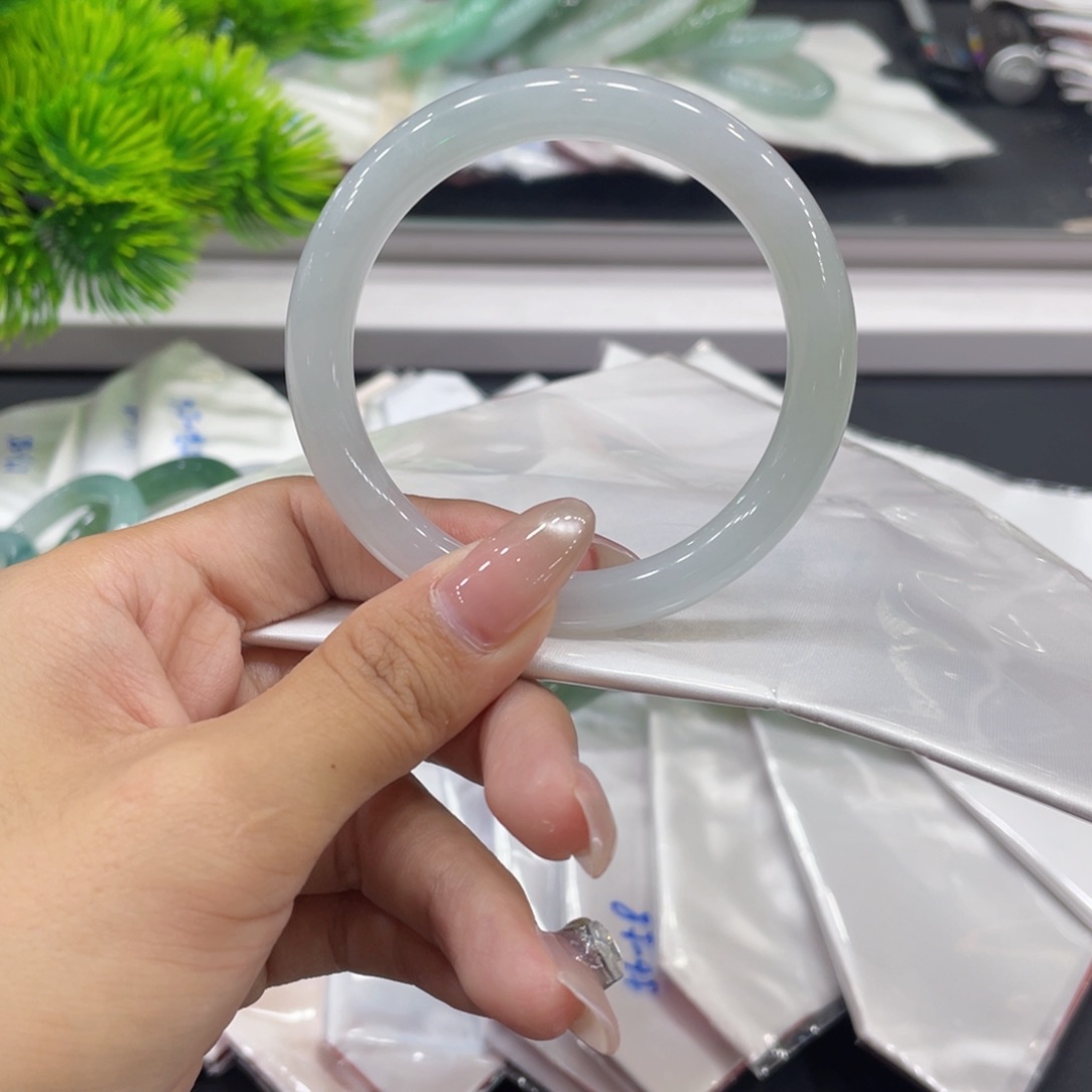 【闪购商品】未镶嵌手镯翡翠5号