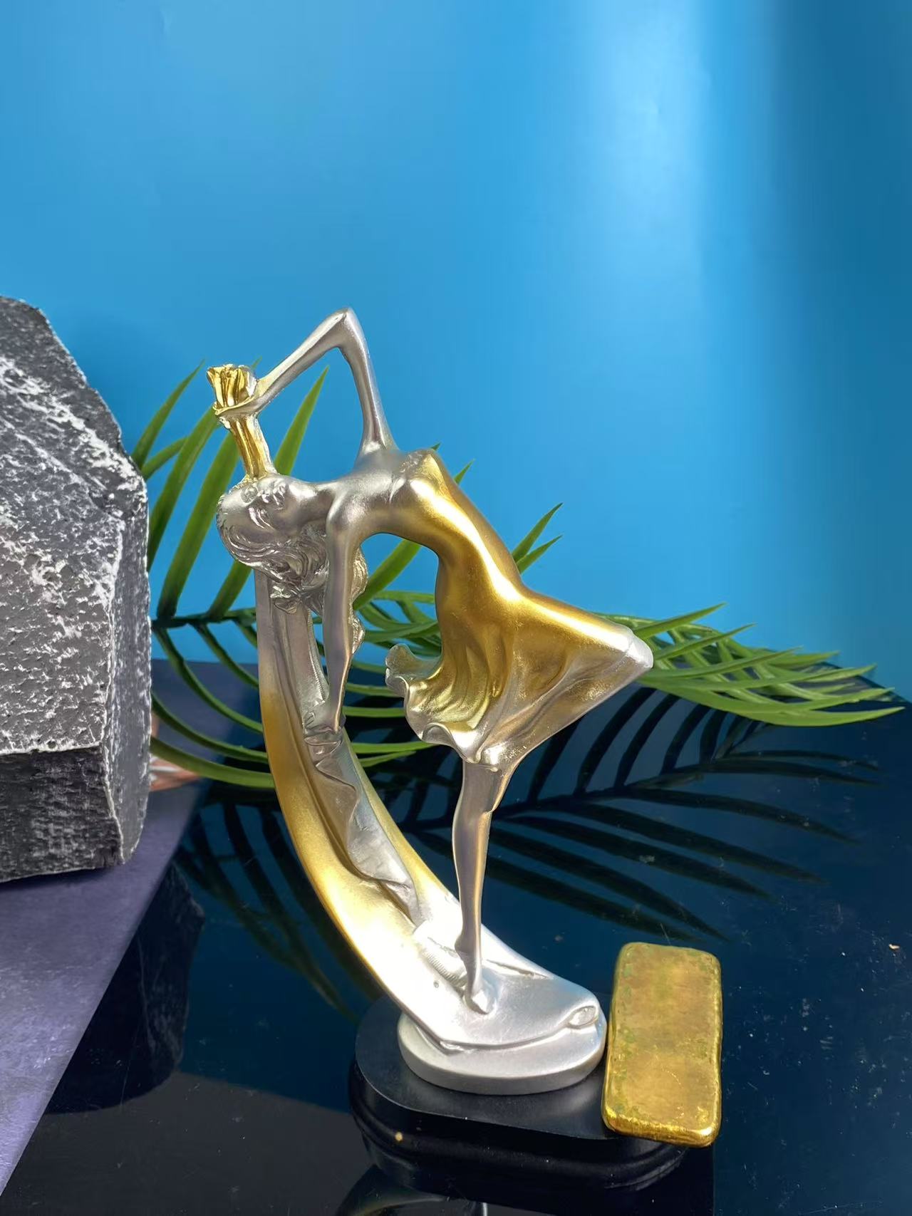 F141 金色精美创意摆饰（多样性发一件）