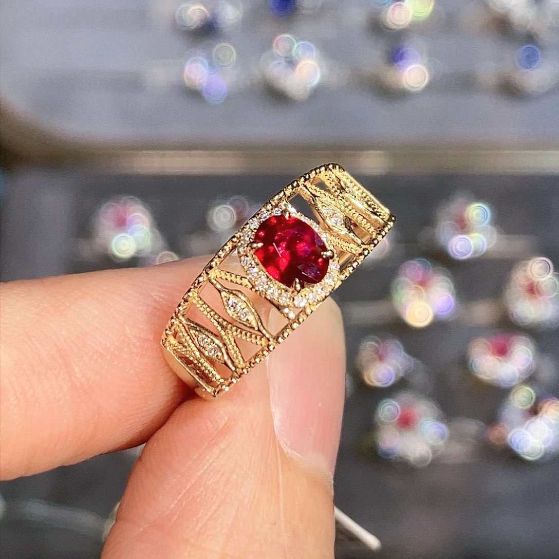 红宝石戒指18K金镶嵌0.42ct