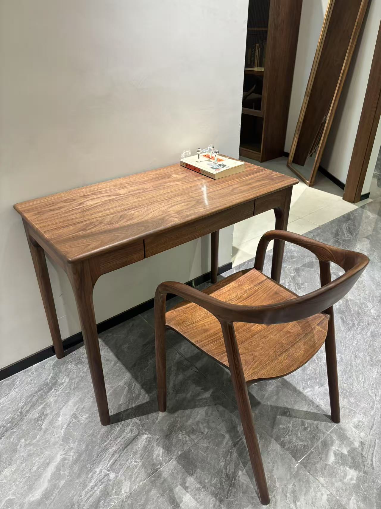 北美黑胡桃木实木北欧极简现代家用轻奢新中式书桌桌子