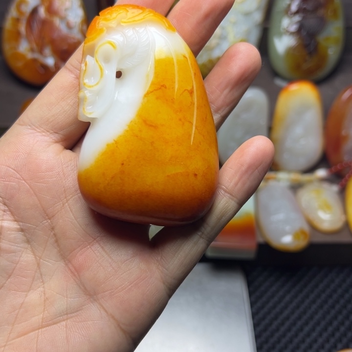 和田玉未镶嵌颈饰