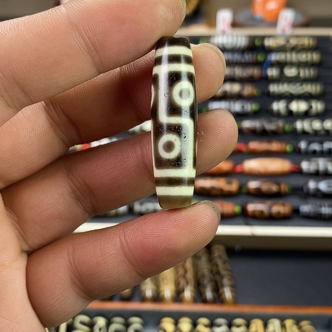 庸***。玛瑙/玉髓未镶嵌颈饰