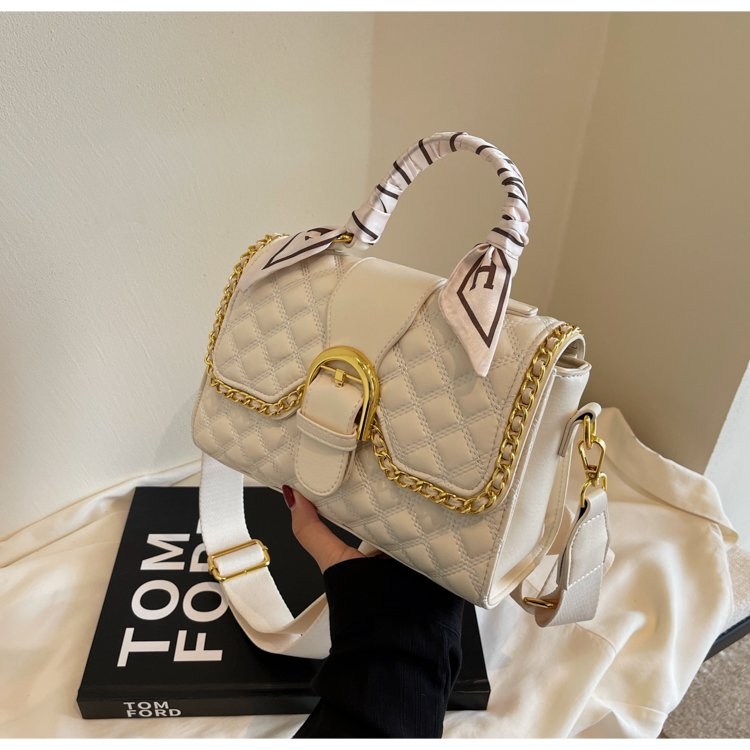 3016 白色（长22厘米高16厘米）时尚百搭包包（无礼盒）