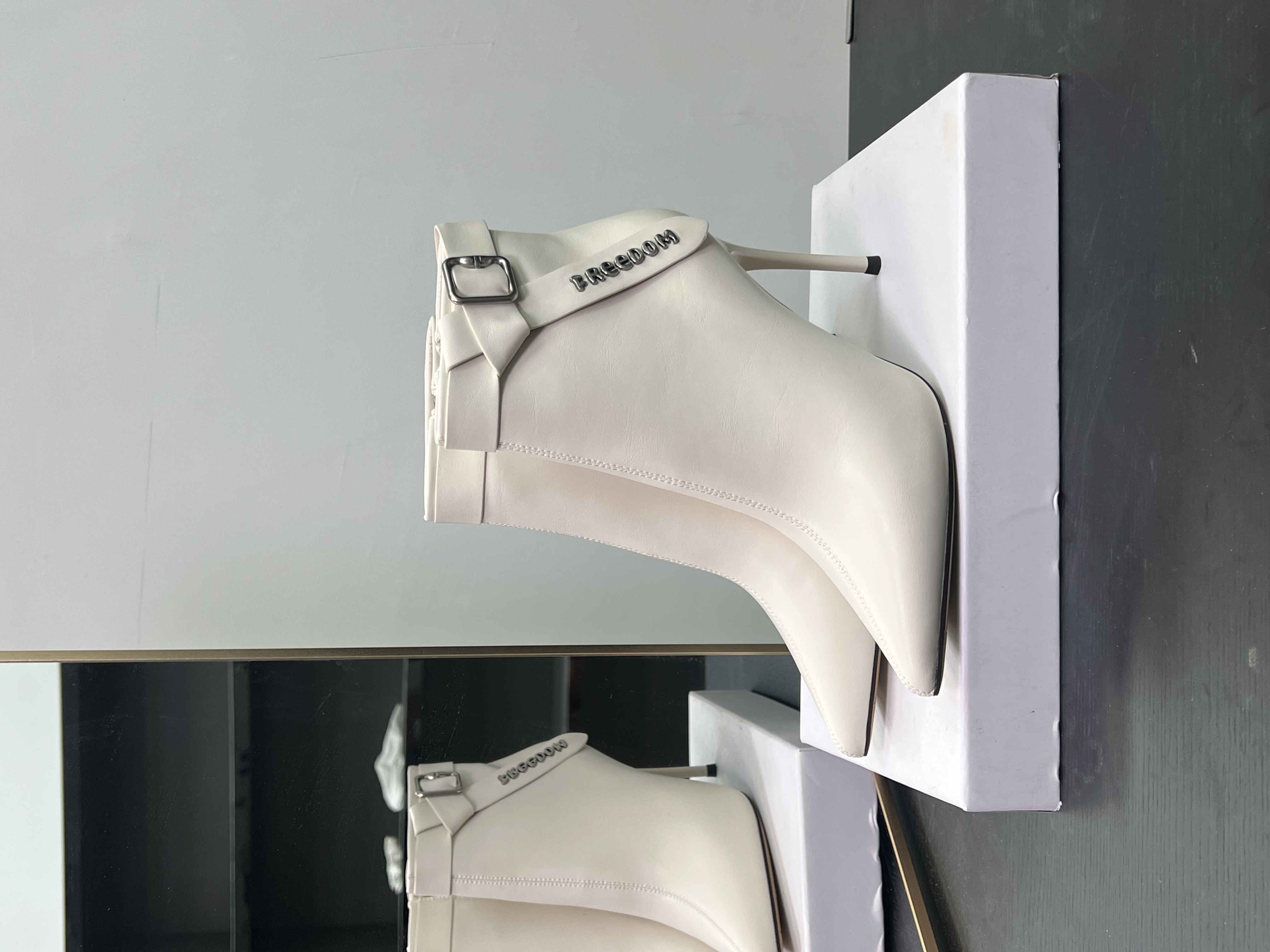 （9厘米）6608-7米色高跟靴