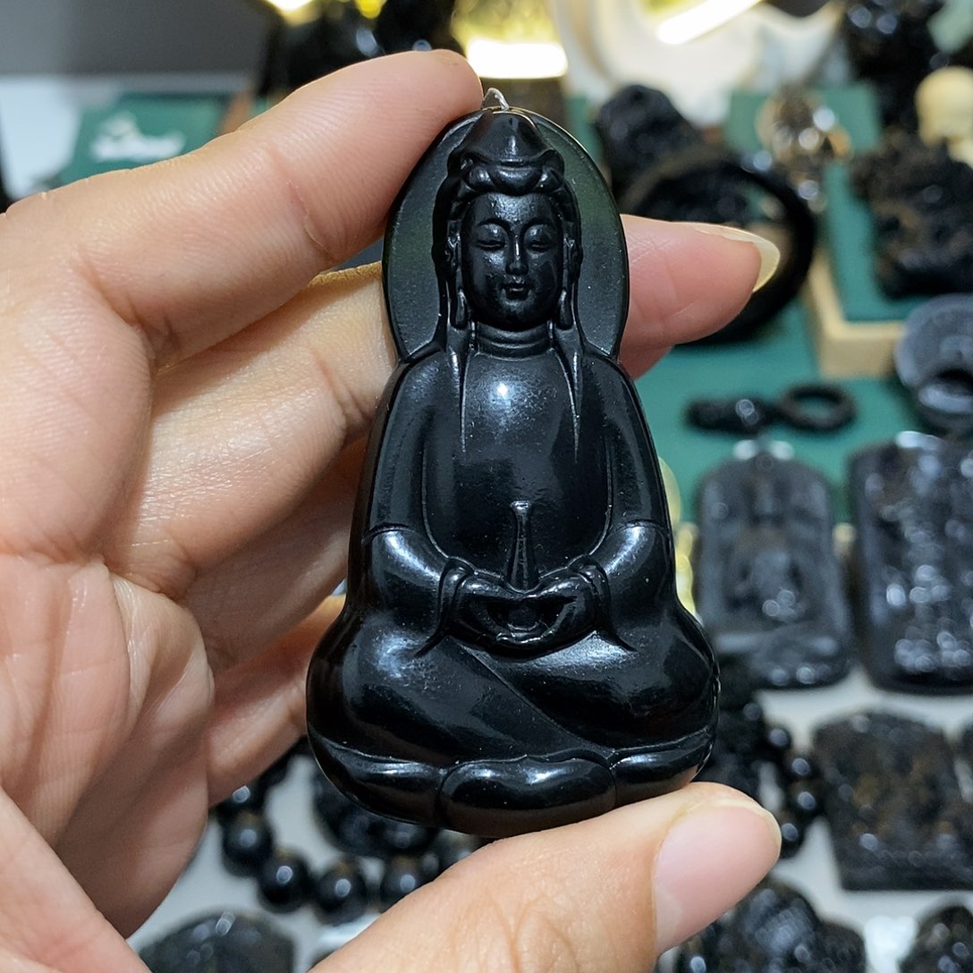 蛇纹石玉颈饰未镶嵌拥**己