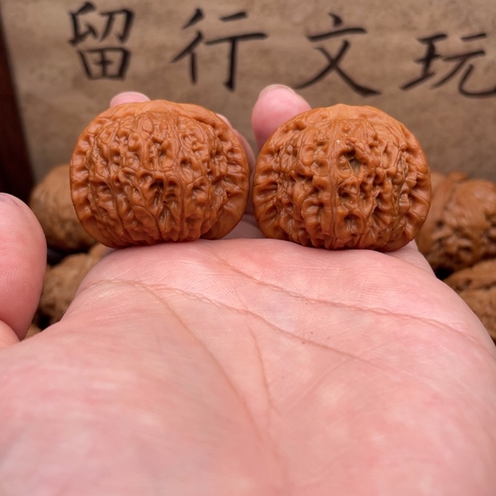 文玩核桃把件38血麒麟