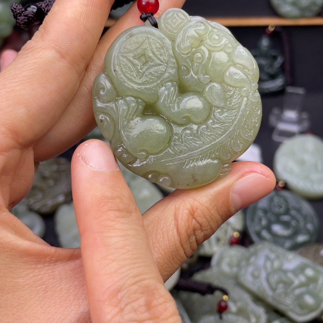 和田玉颈饰未镶嵌