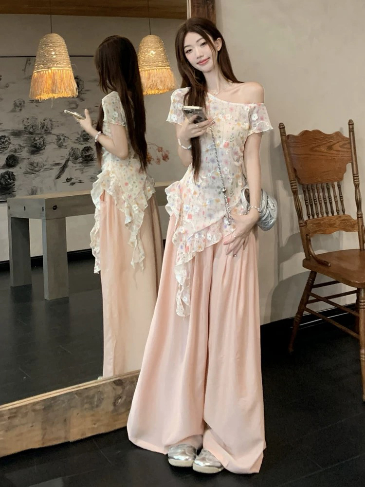 收腰碎花不规则荷叶边斜肩上衣012