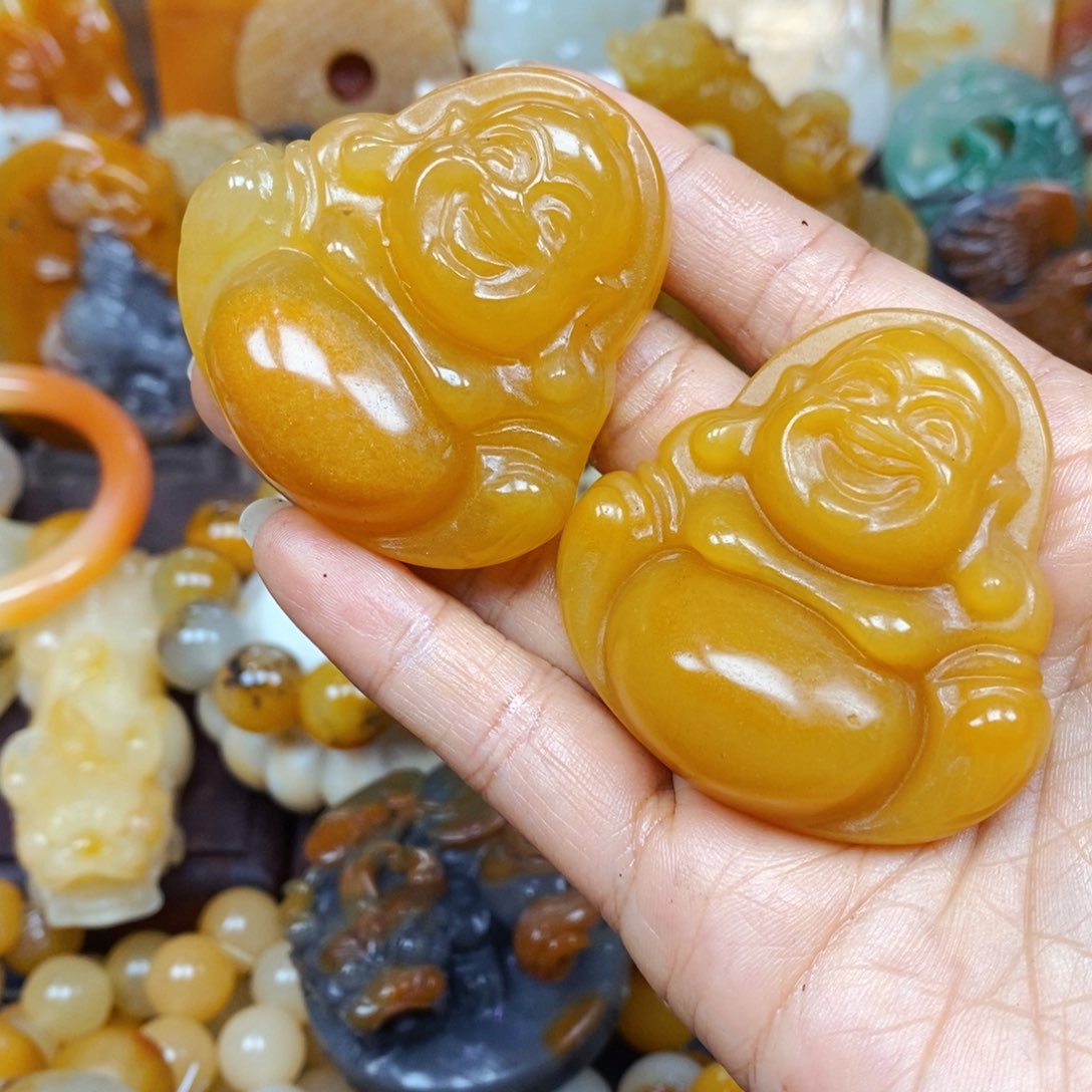 石英质玉（黄龙玉）颈饰未镶嵌