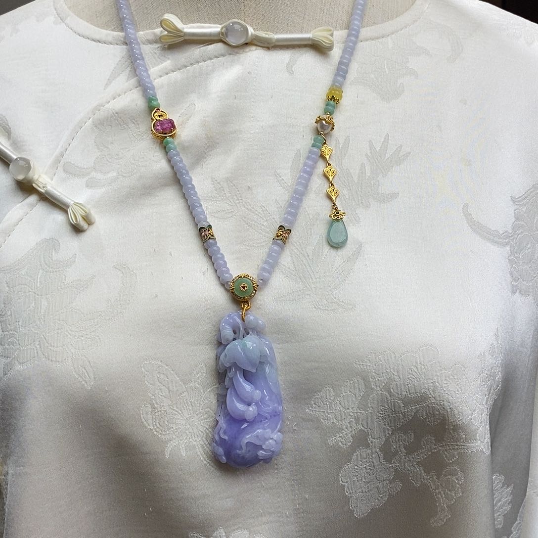 翡翠颈饰未镶嵌天然