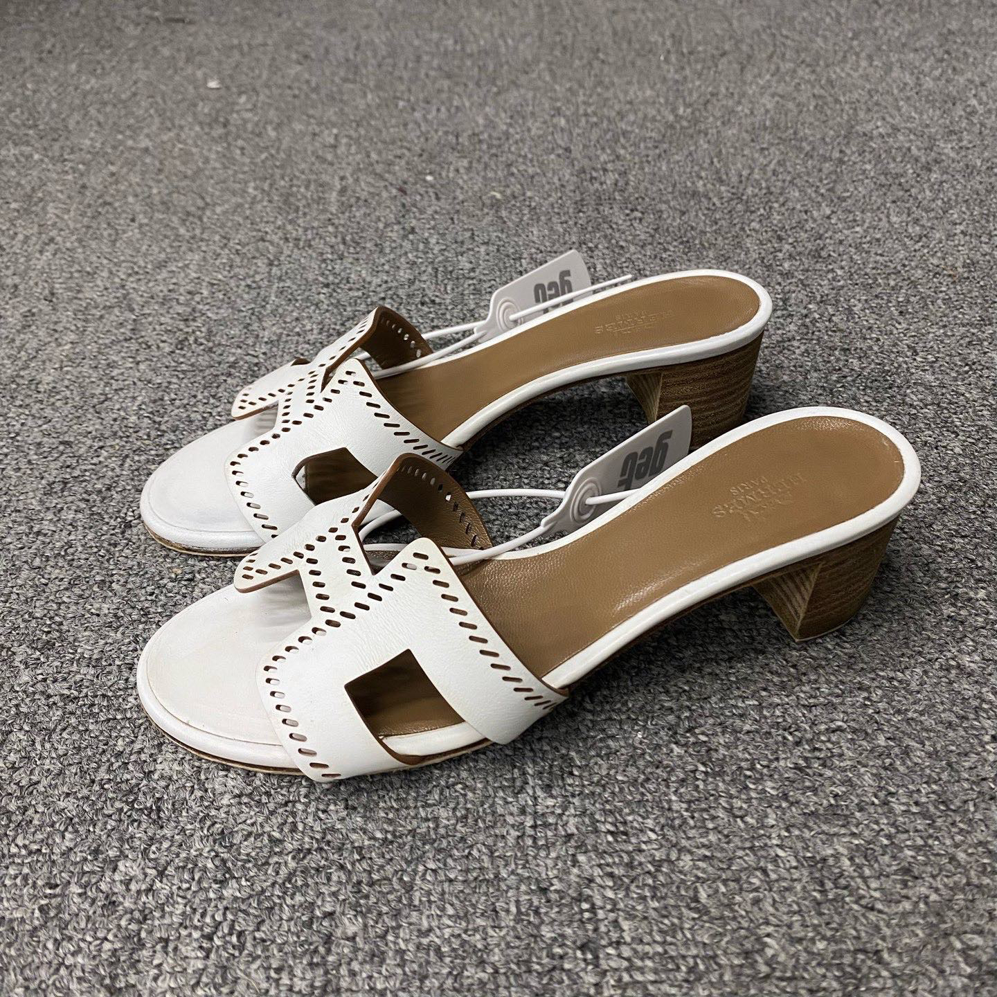 95新 Hermes/爱马仕 98新/36码/爱马仕/白色镂空高跟h拖/BF01502