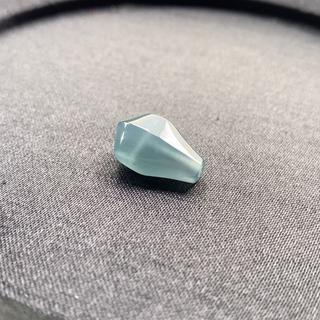 翡翠未镶嵌手串卡10左右三通