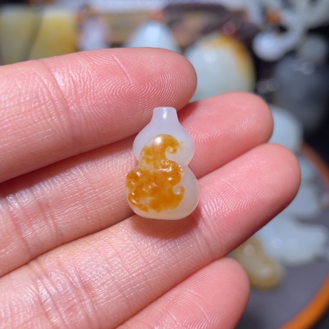 用***2和田玉未镶嵌吊坠(不含链)