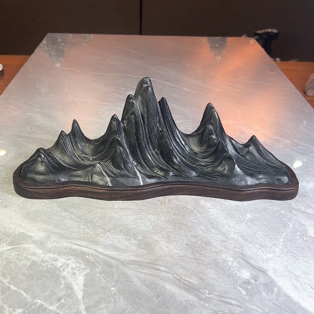 无***为灵璧石奇石博览会金奖