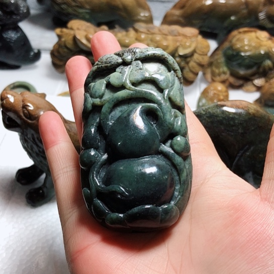 岫岩河磨玉（透闪石质玉）把件未镶嵌