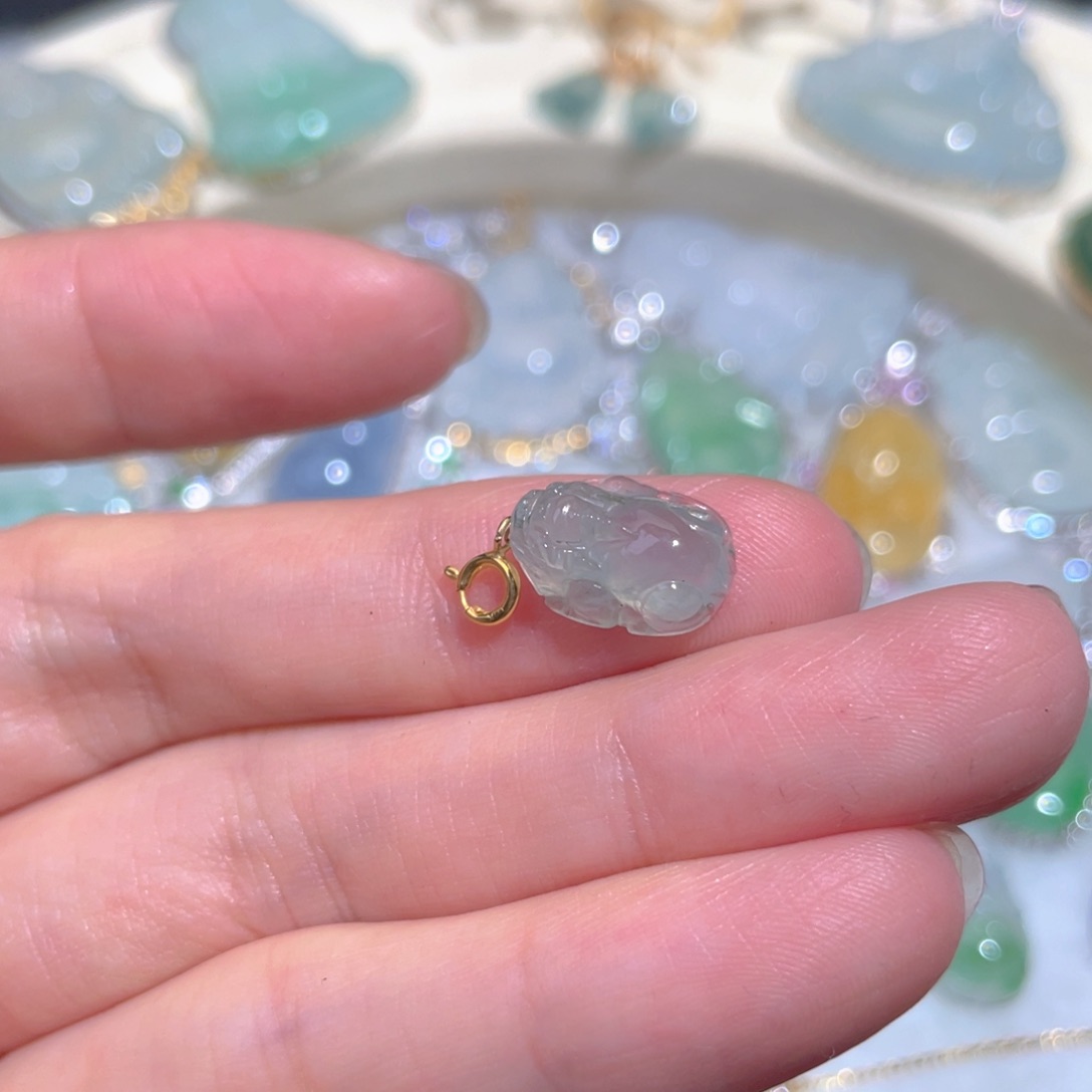 翡翠颈饰18K金镶嵌翡翠