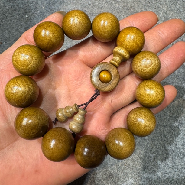 1.8金丝楠木手串男女款