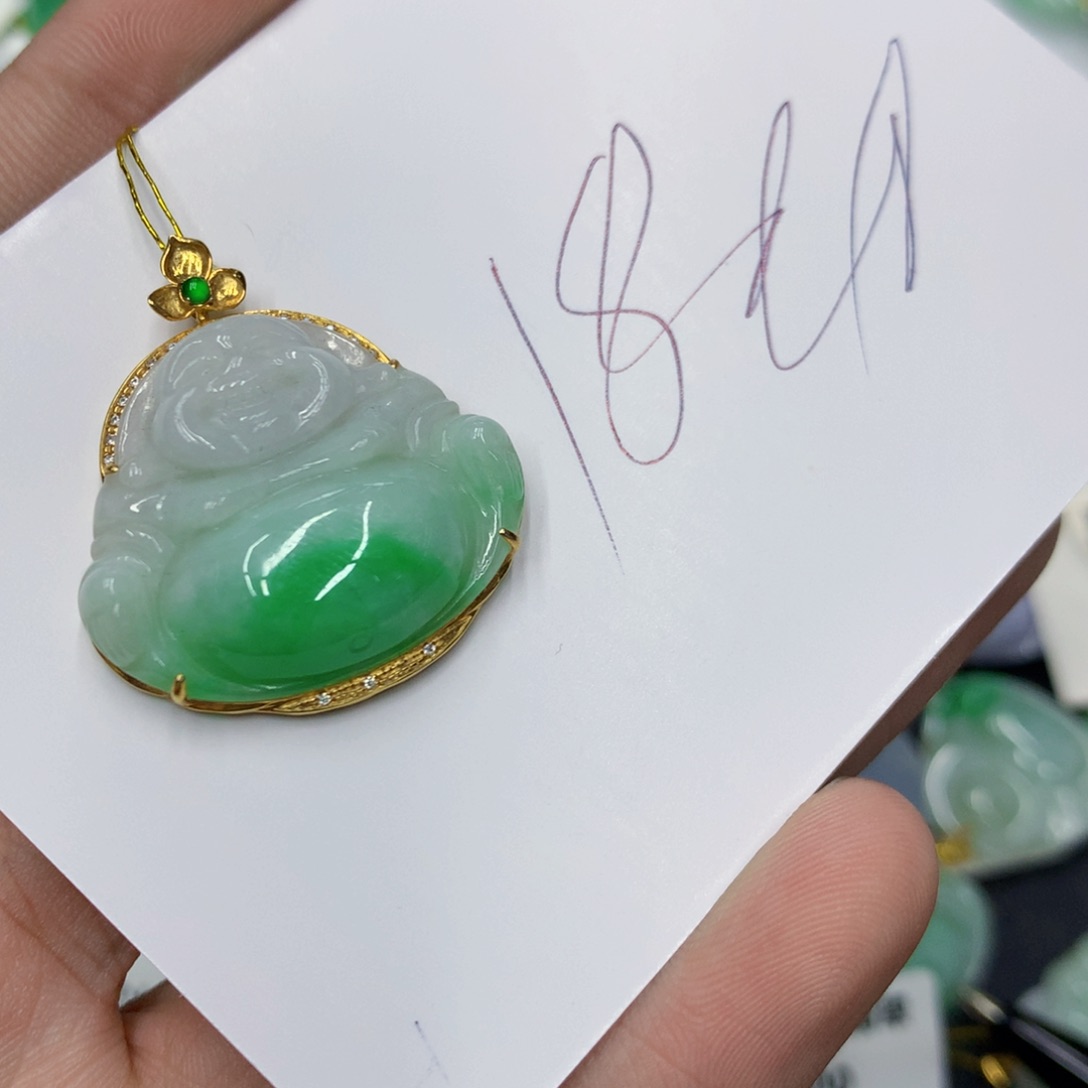 翡翠颈饰18K金镶嵌翡翠