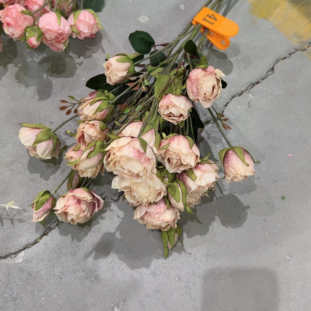 g***。41号「闪购」仿真花，公主请下单