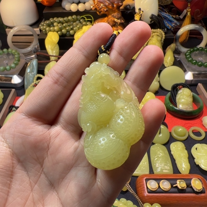 和田玉（黄玉）未镶嵌颈饰
