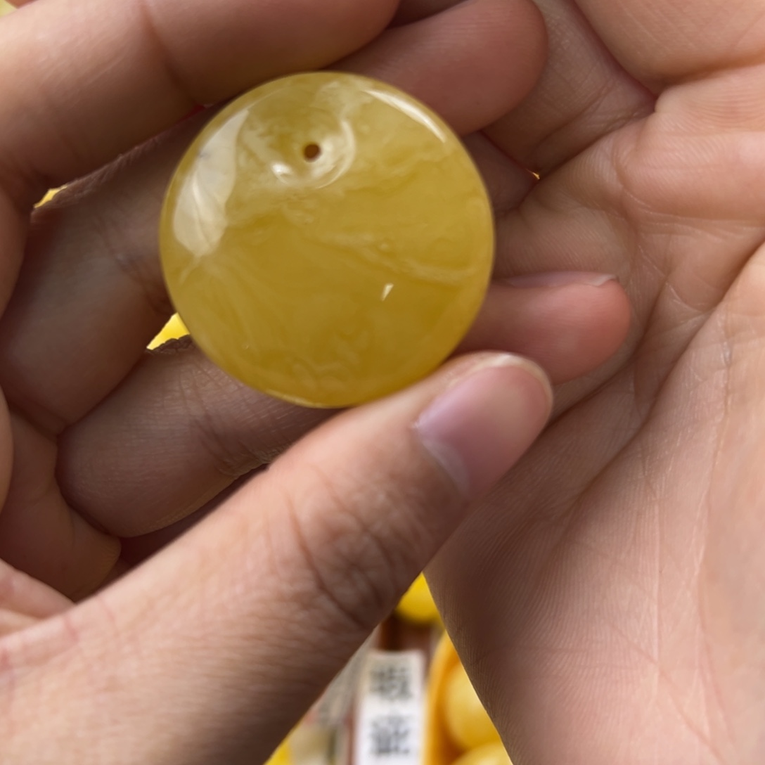 琥珀珠宝奇石未镶嵌