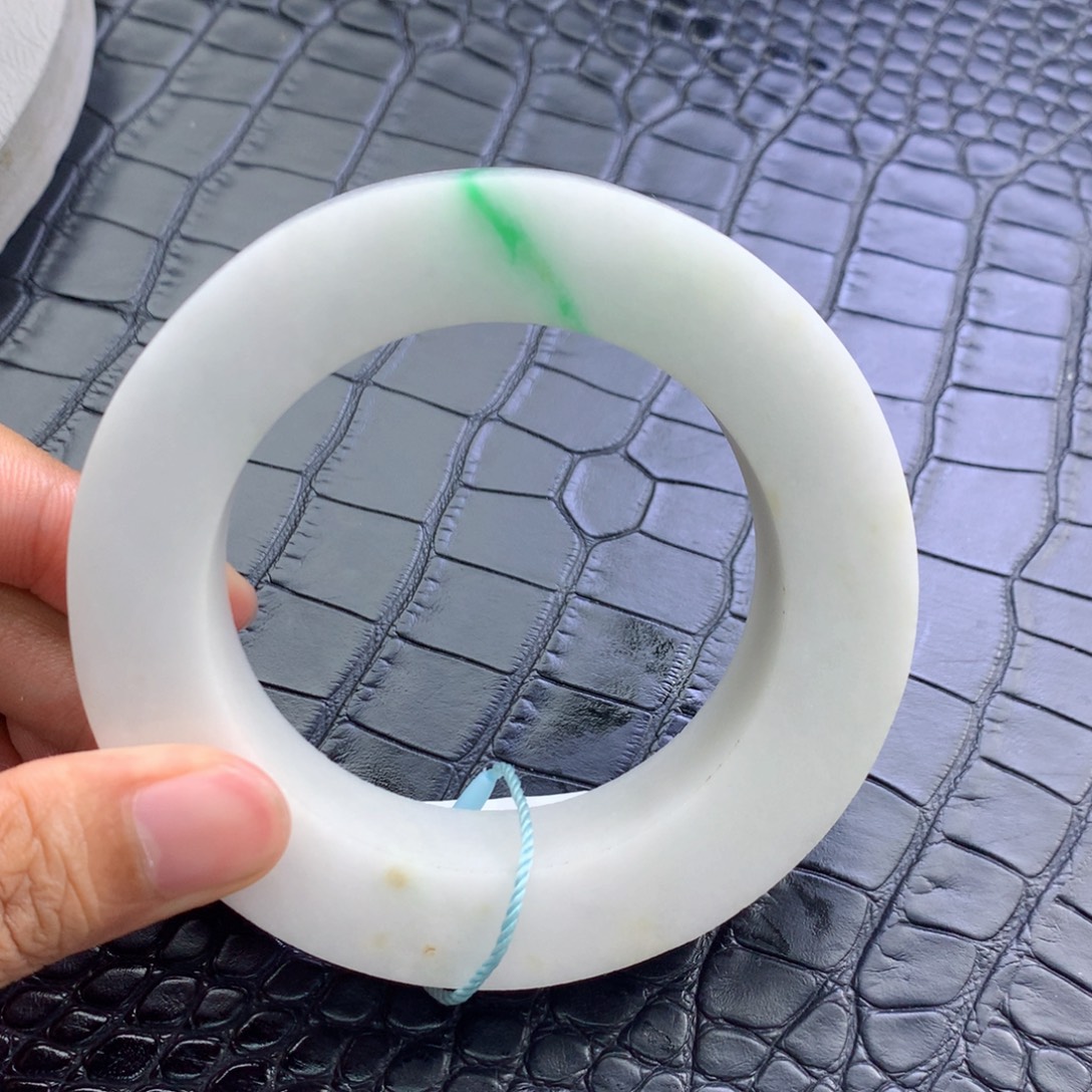 未镶嵌翡翠手镯定制翡翠
