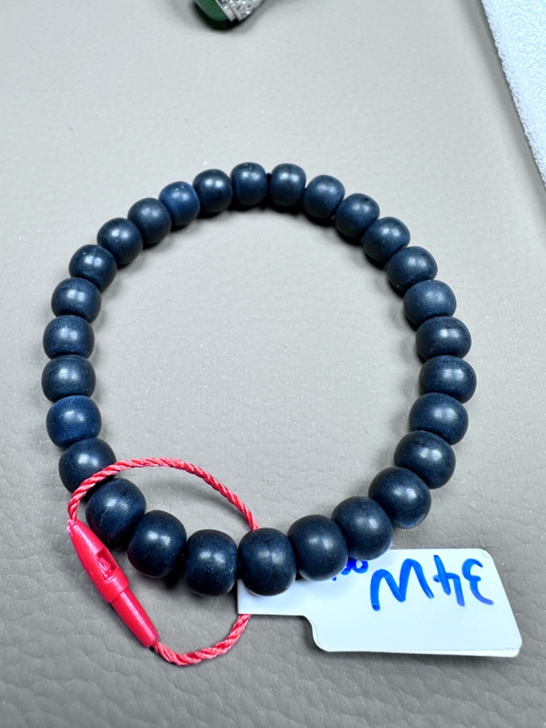 精美和田玉墨玉手串