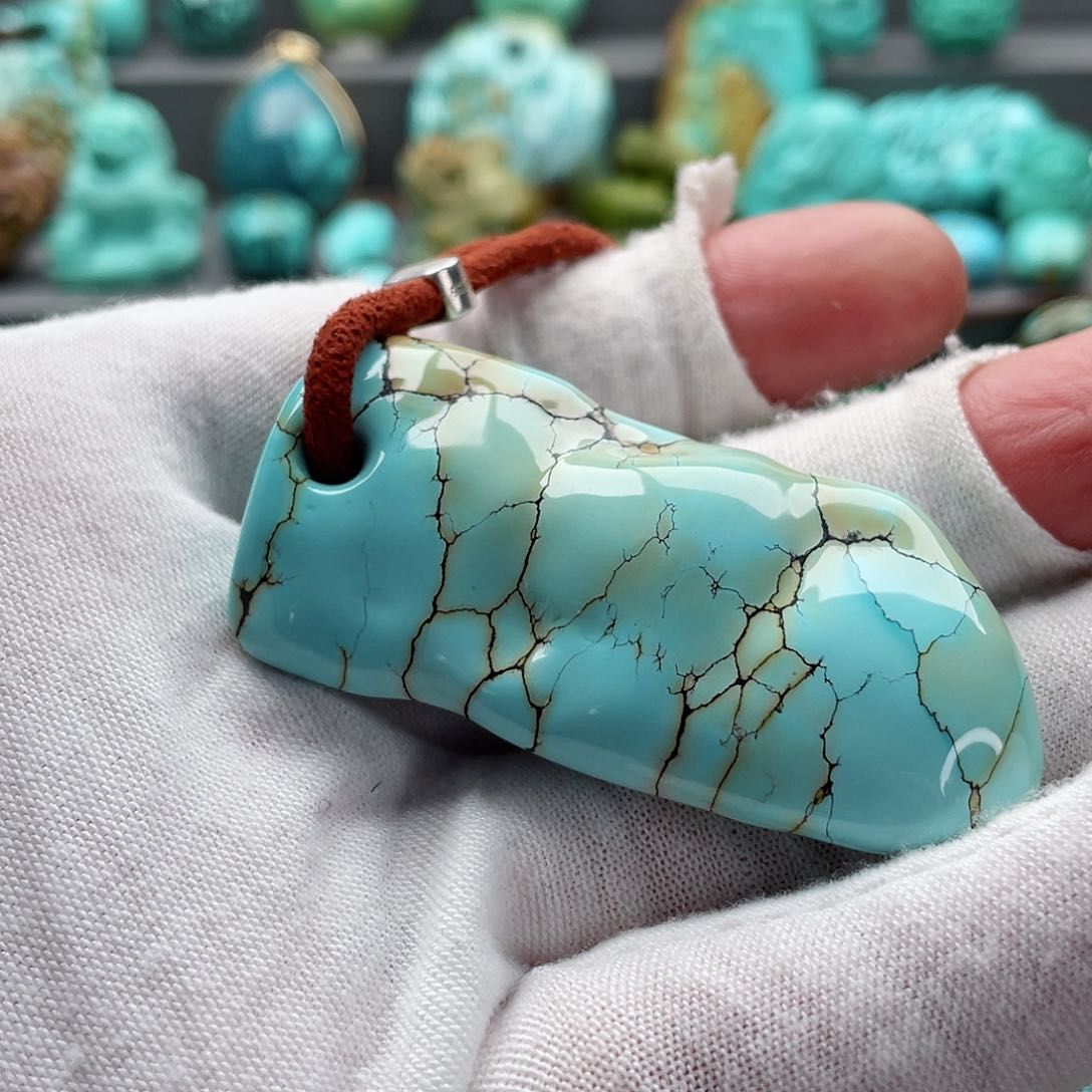 绿松石颈饰未镶嵌