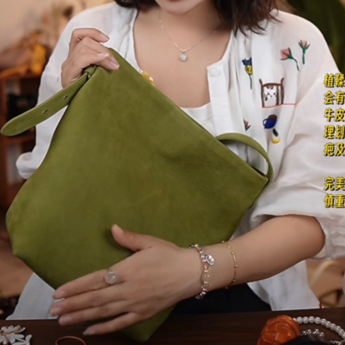 【绿光森林】知女新款磨砂丝光面头层牛皮水桶包简约单肩斜挎女包