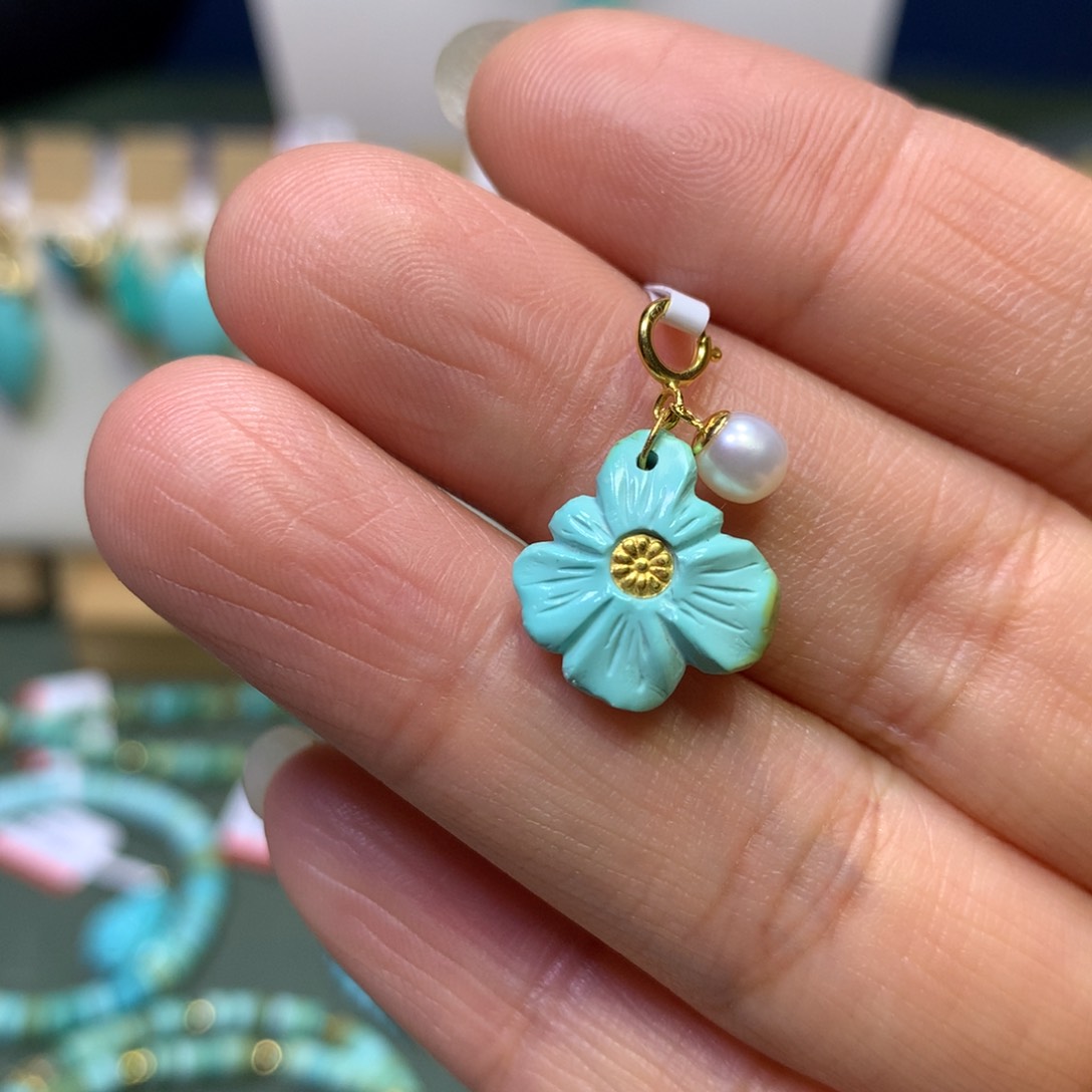 绿松石挂件18K金镶嵌