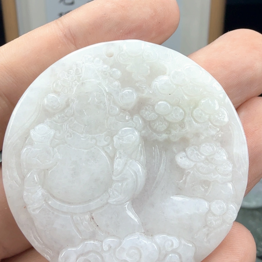 翡翠挂件未镶嵌翡翠