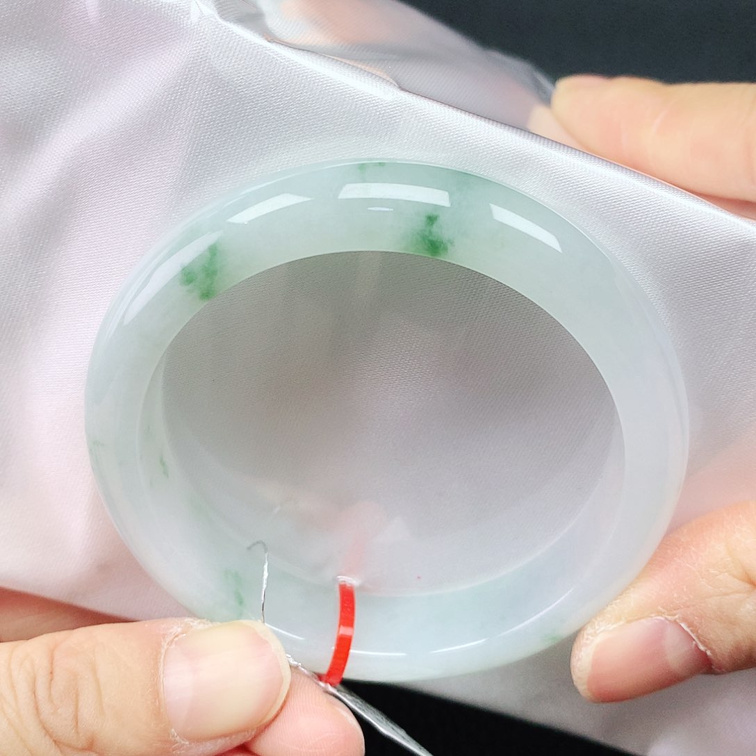 翡翠手镯未镶嵌53圈