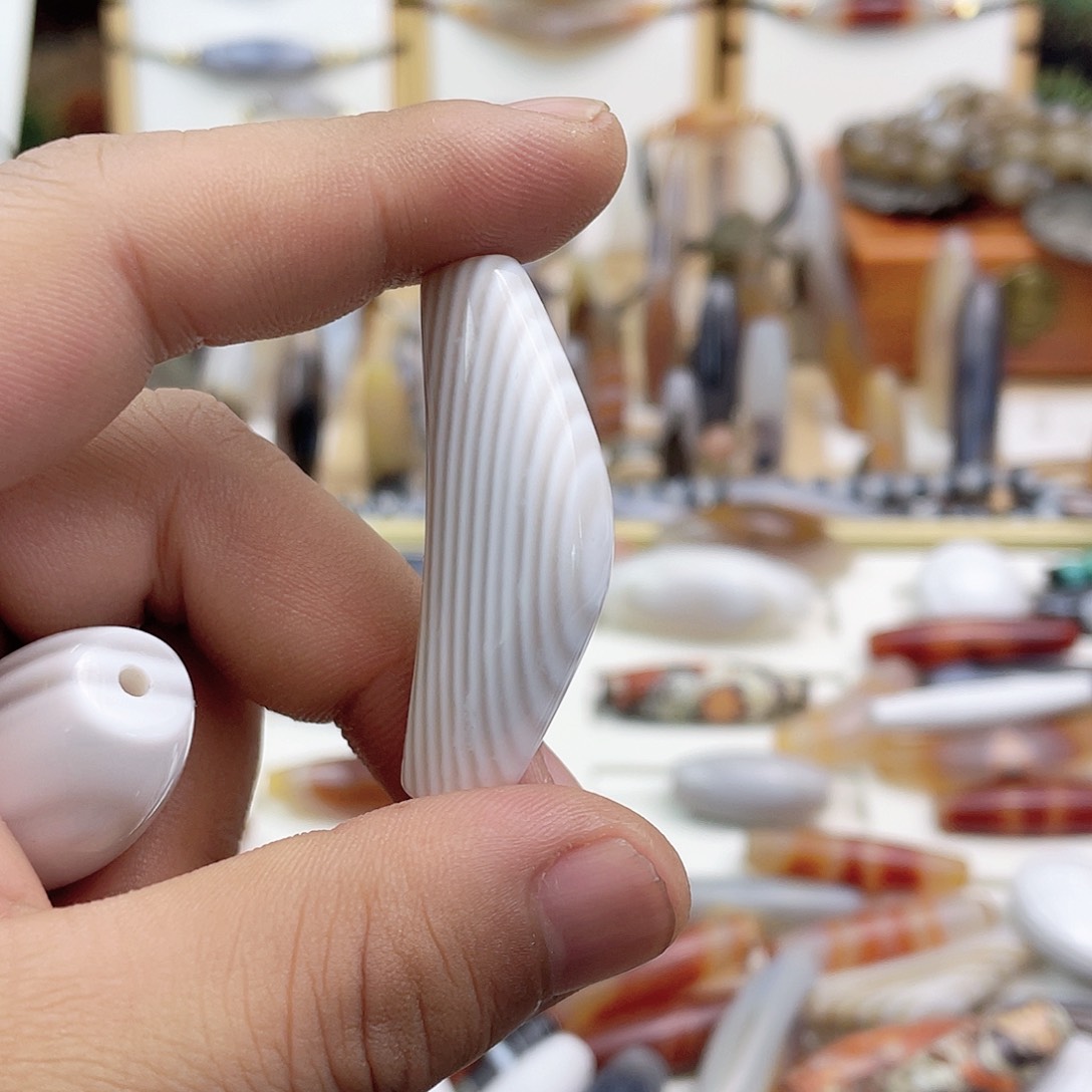 玛瑙/玉髓颈饰未镶嵌