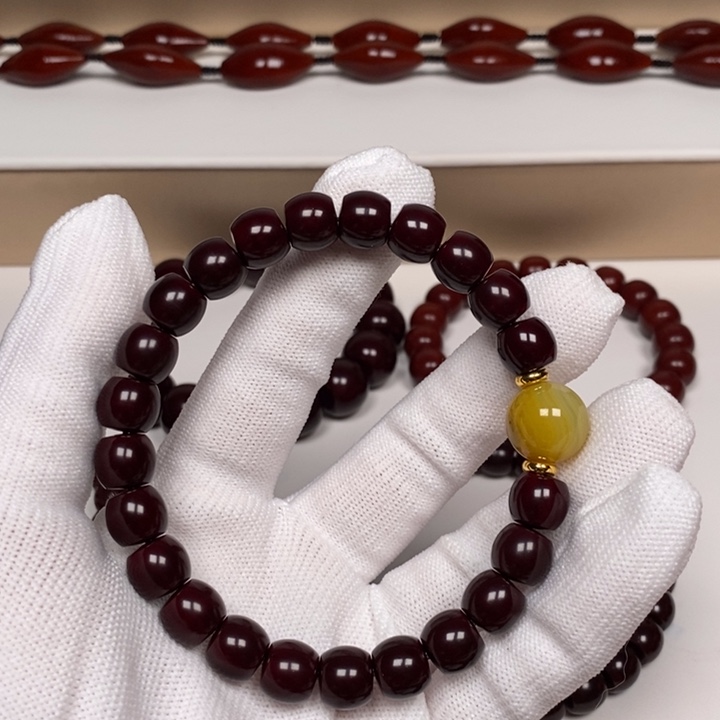 核桃把件往*猴头雕刻