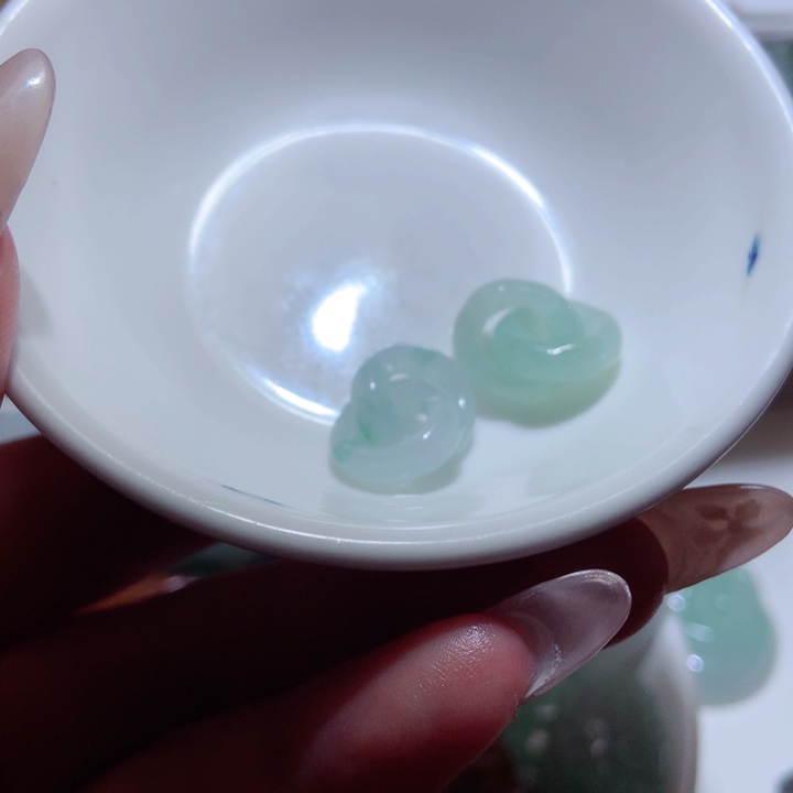用***颈饰未镶嵌翡翠我