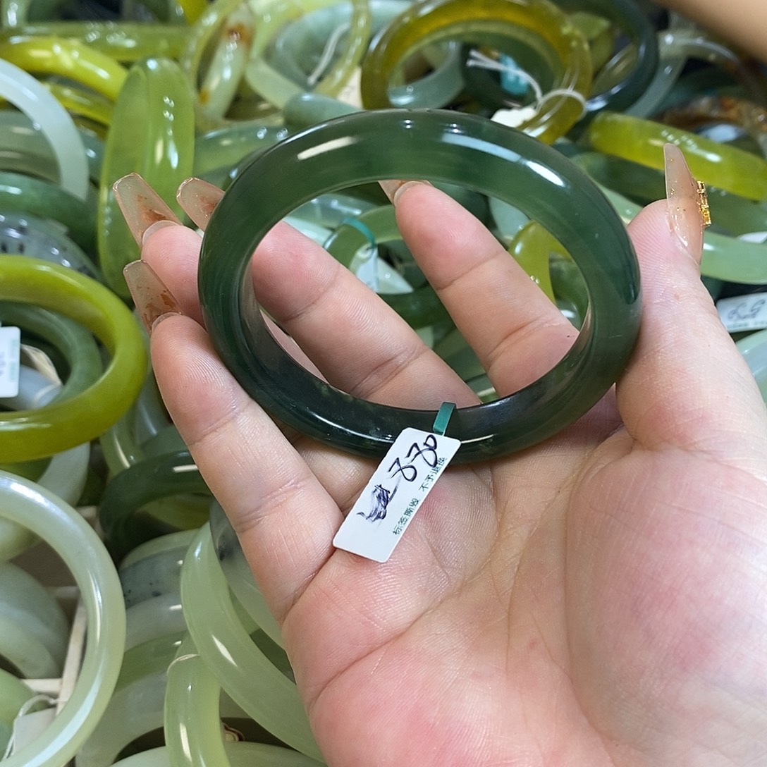 未镶嵌岫玉手镯5455