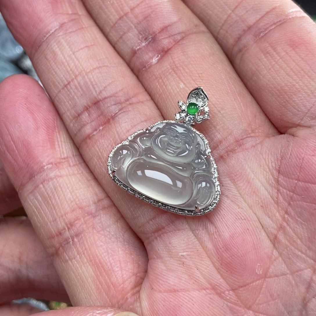 颈饰18K金镶嵌翡翠佛公