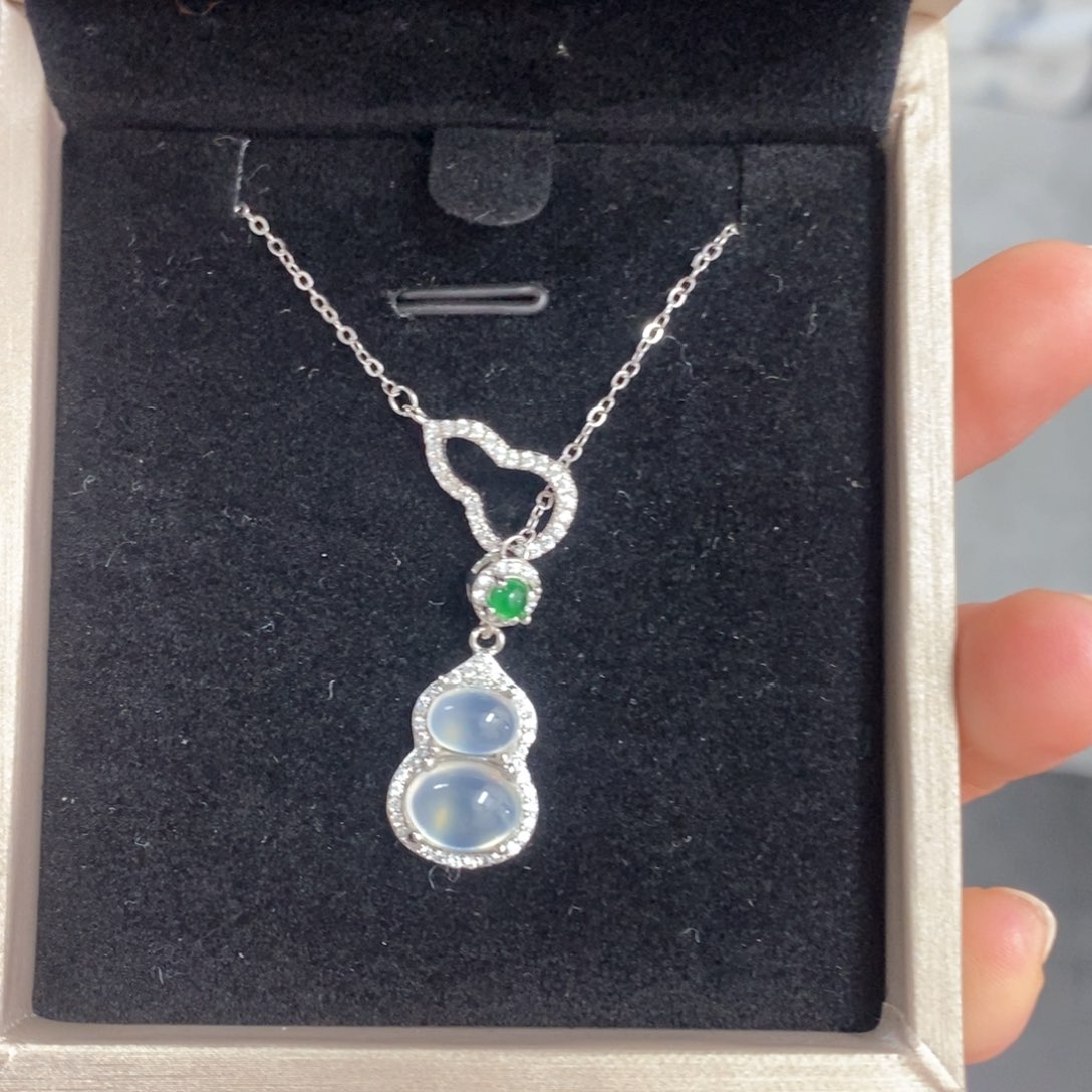 未镶嵌岫玉颈饰天然