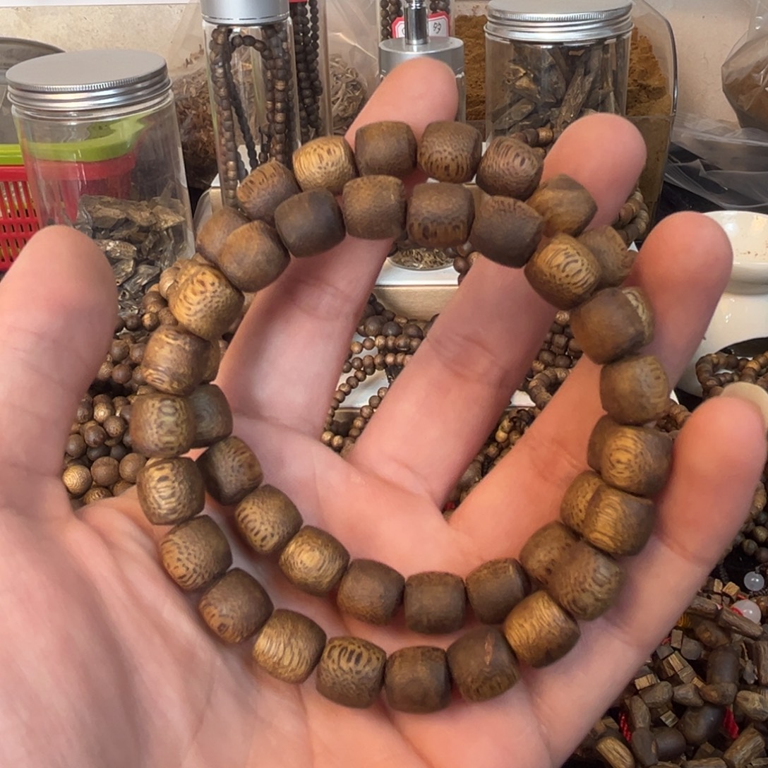 沉香碎屑沉香 09mm鼓珠单圈 重6克+