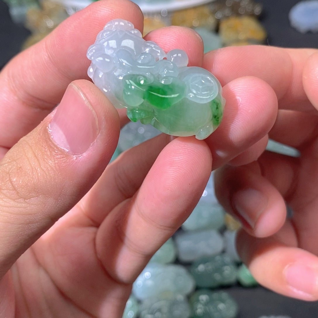 翡翠未镶嵌颈饰翡翠貔貅