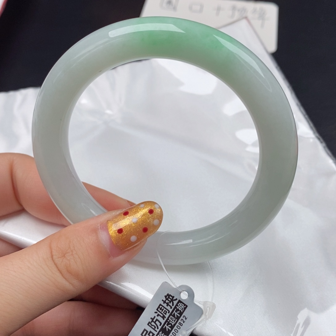 翡翠手镯未镶嵌57圆条