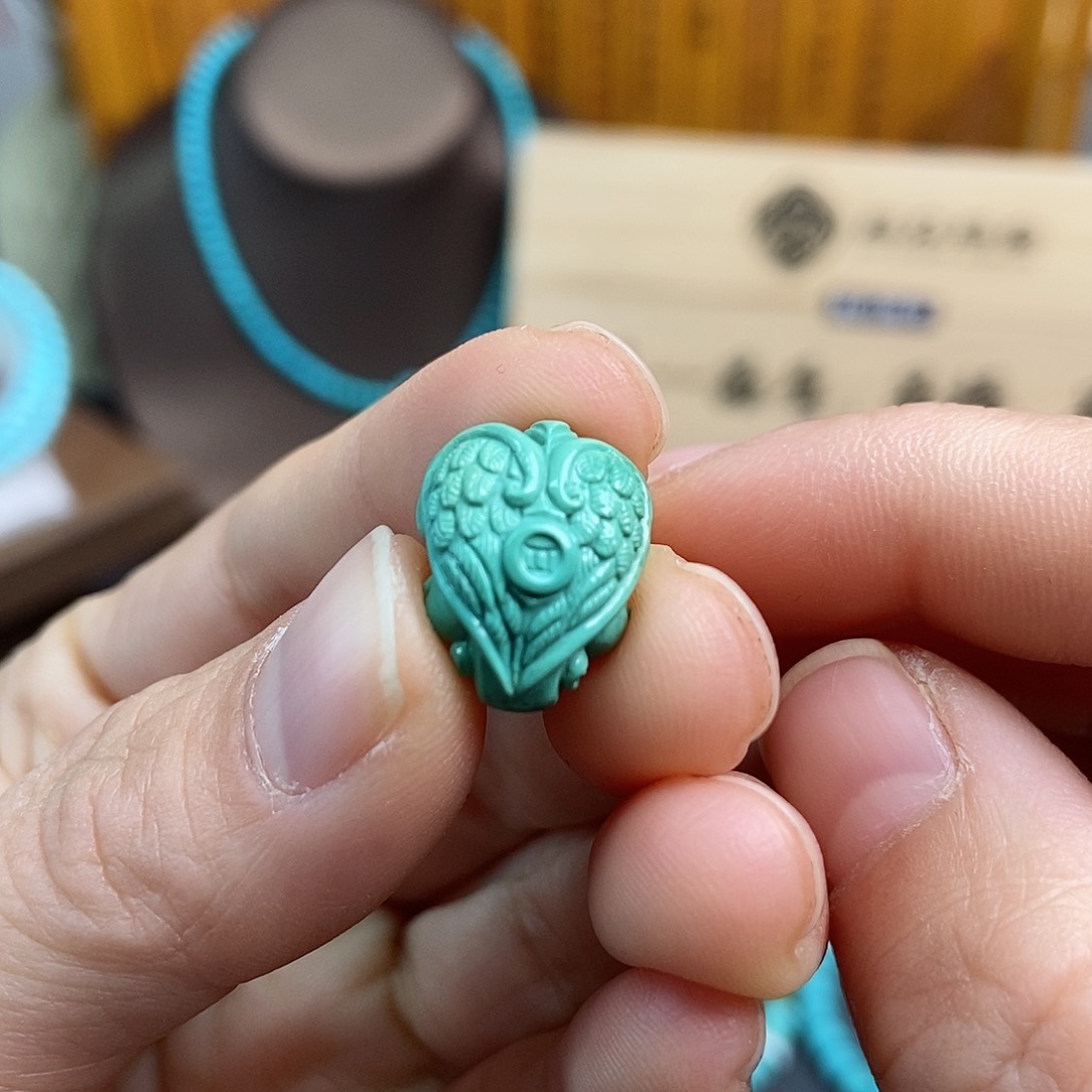 绿松石配饰未镶嵌