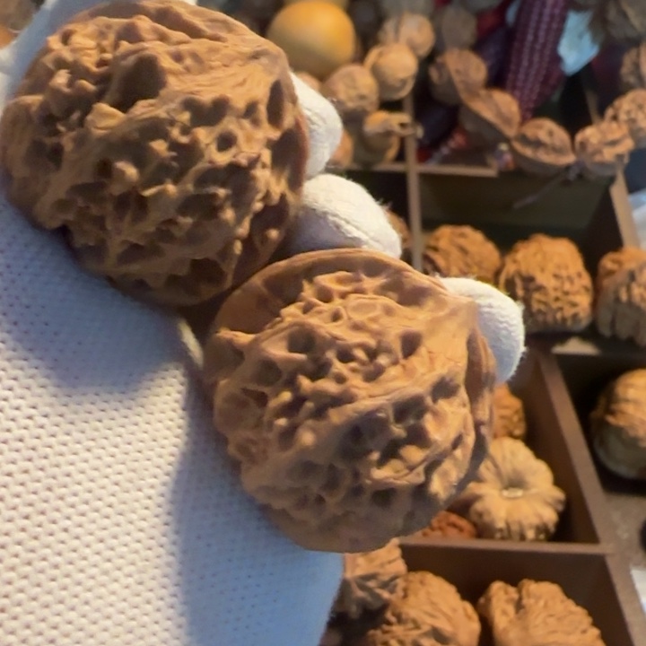 文玩核桃把件火龙珠