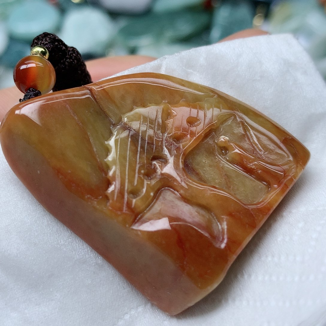 翡翠颈饰未镶嵌吊坠