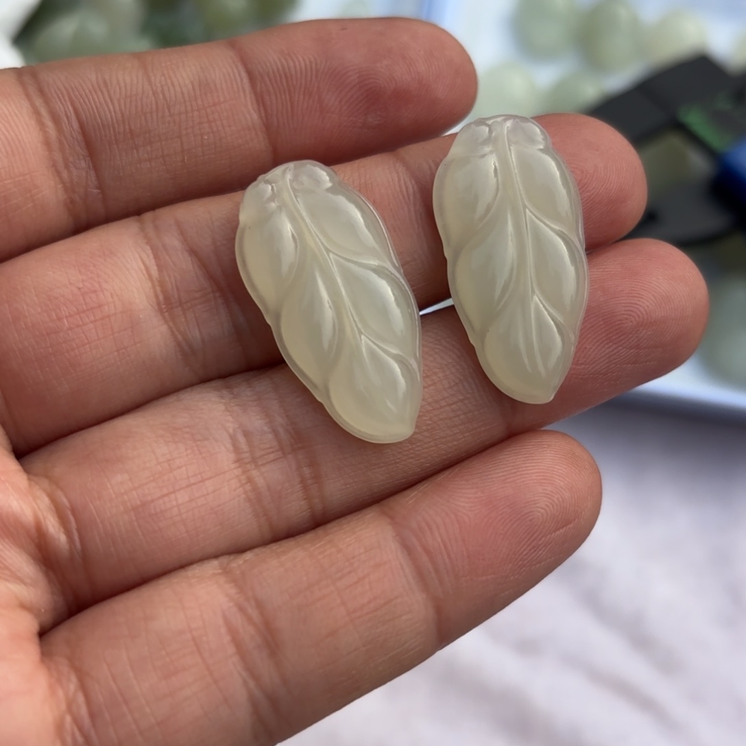 颈饰未镶嵌和田玉如****号叶子。拍一发一