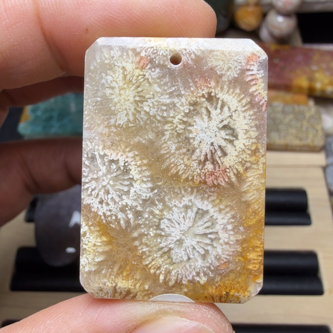 硅化玉未镶嵌纯天然色有机玉石保真色