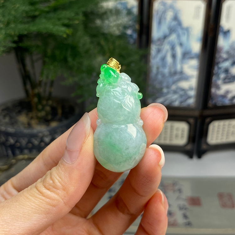 18K金扣老种飘阳绿葫芦福禄呱呱来财挂件 天然翡翠A货