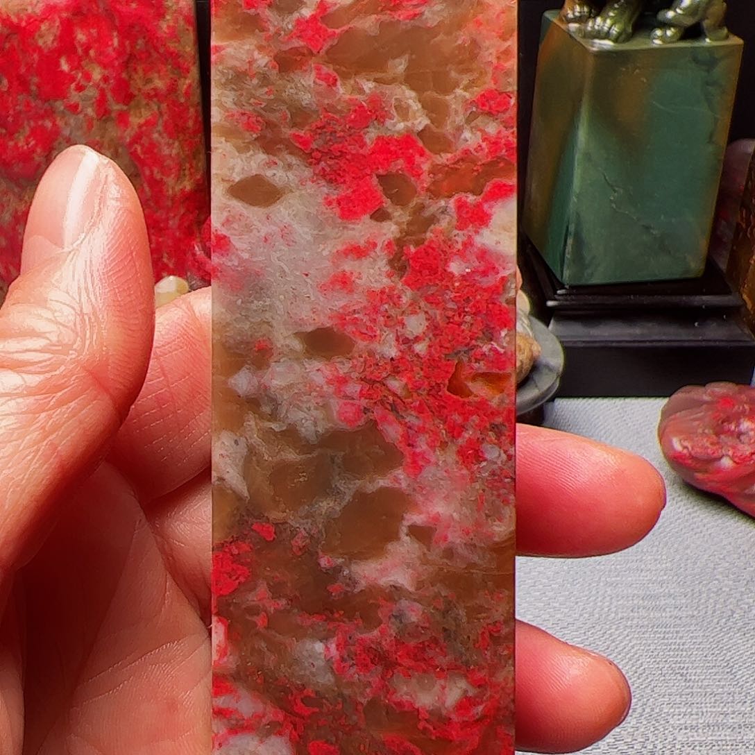 昌化石天**人昌化鸡血石印章